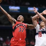 Kyshawn George (à droite) à la lutte avec Jahmi'us Ramsey. KEYSTONE/AP/Nick Wass